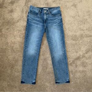 Levi’s Women’s 314 Straight Shaping Jeans